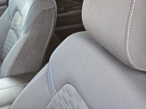 Used 2025 Nissan Pathfinder SV image 24