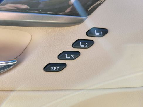 Used 2013 Lexus ES 350 w/ Luxury Pkg image 7