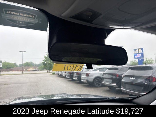 Used 2023 Jeep Renegade Latitude AWD/4WD image 20