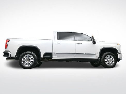 Used 2025 Chevrolet Silverado 2500 High Country w/ High Country Premium Package AWD/4WD image 22