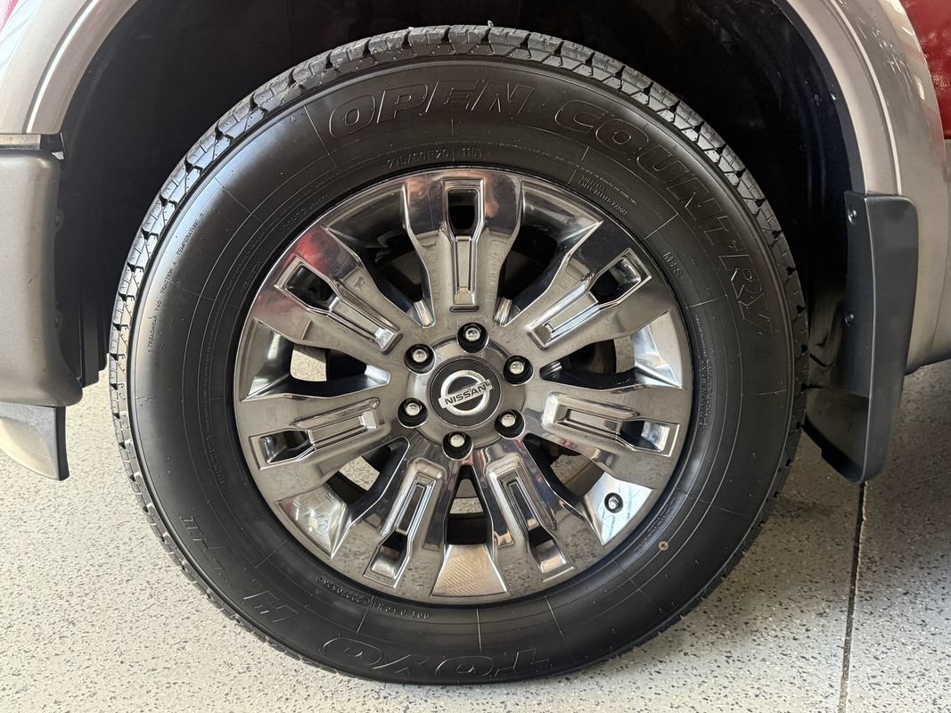 Used 2018 Nissan Titan Platinum Reserve AWD/4WD image 23