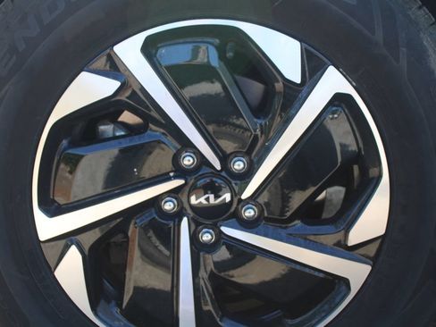 Used 2023 Kia Sportage LX AWD/4WD image 17
