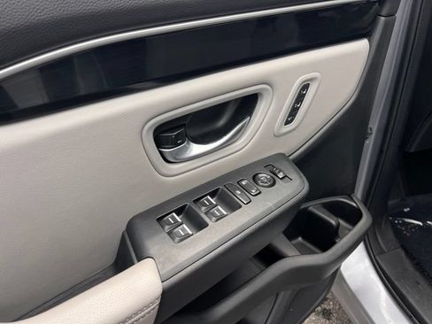 Used 2023 Honda Pilot Touring image 11