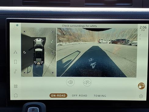 New 2026 Land Rover Defender 110 X-Dynamic SE image 14