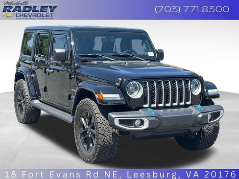 Used 2023 Jeep Wrangler Unlimited Sahara w/ Cold Weather Group AWD/4WD image 8