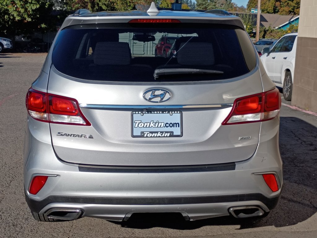 Used 2017 Hyundai Santa Fe SE w/ Cargo Package AWD/4WD image 7