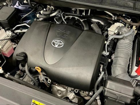 Used 2022 Toyota Highlander XLE image 38