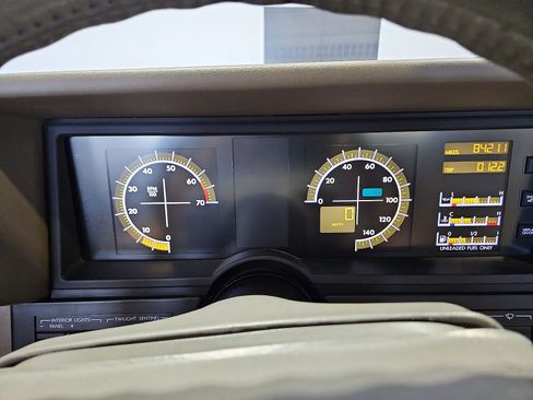Used 1993 Cadillac Allante FWD image 19