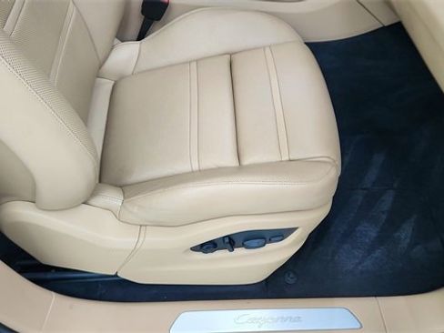 Used 2022 Porsche Cayenne image 22