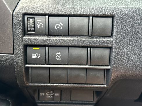 Used 2025 Toyota Tacoma TRD Sport AWD/4WD image 30