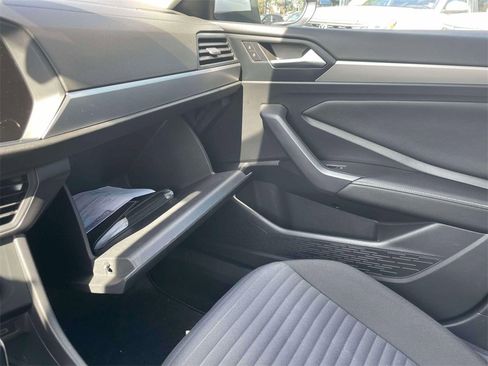 Used 2022 Volkswagen Jetta S image 32