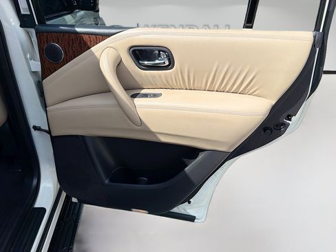 Used 2017 Nissan Armada Platinum RWD image 28