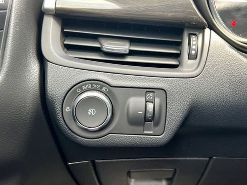 Used 2019 Buick Envision Essence FWD image 20