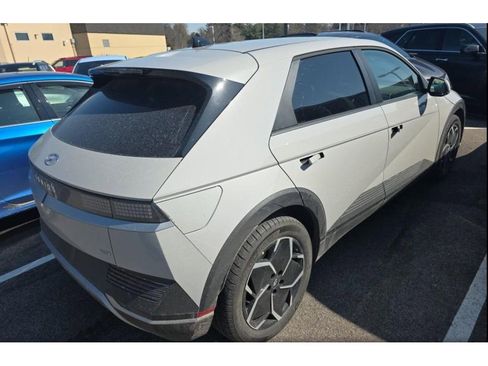 Used 2024 Hyundai Ioniq 5 SEL image 3