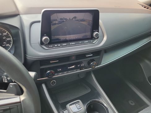 Certified 2023 Nissan Rogue SV FWD image 25