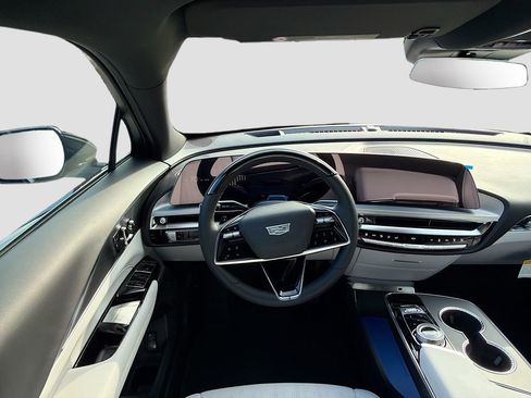 New 2026 Cadillac Lyriq Luxury RWD image 17