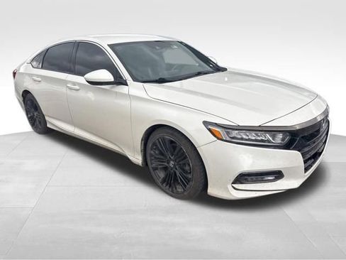 Used 2018 Honda Accord Sport image 11