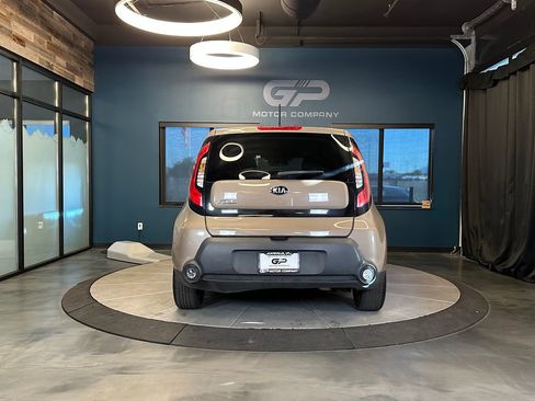 Used 2016 Kia Soul FWD image 4