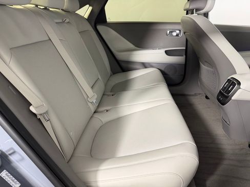 Used 2024 Hyundai Ioniq 6 Limited image 31