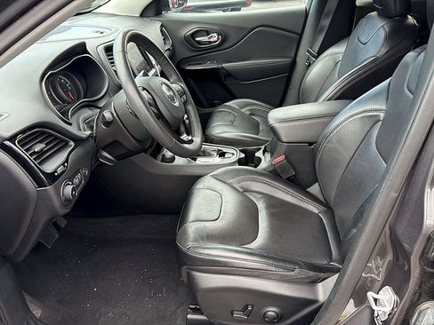 Used 2023 Jeep Cherokee Altitude Lux AWD/4WD image 20