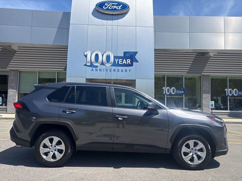 Used 2025 Toyota RAV4 LE AWD/4WD image 2