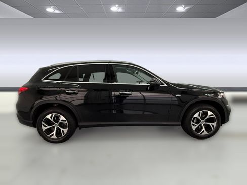 Used 2025 Mercedes-Benz GLC 350e 4MATIC image 7