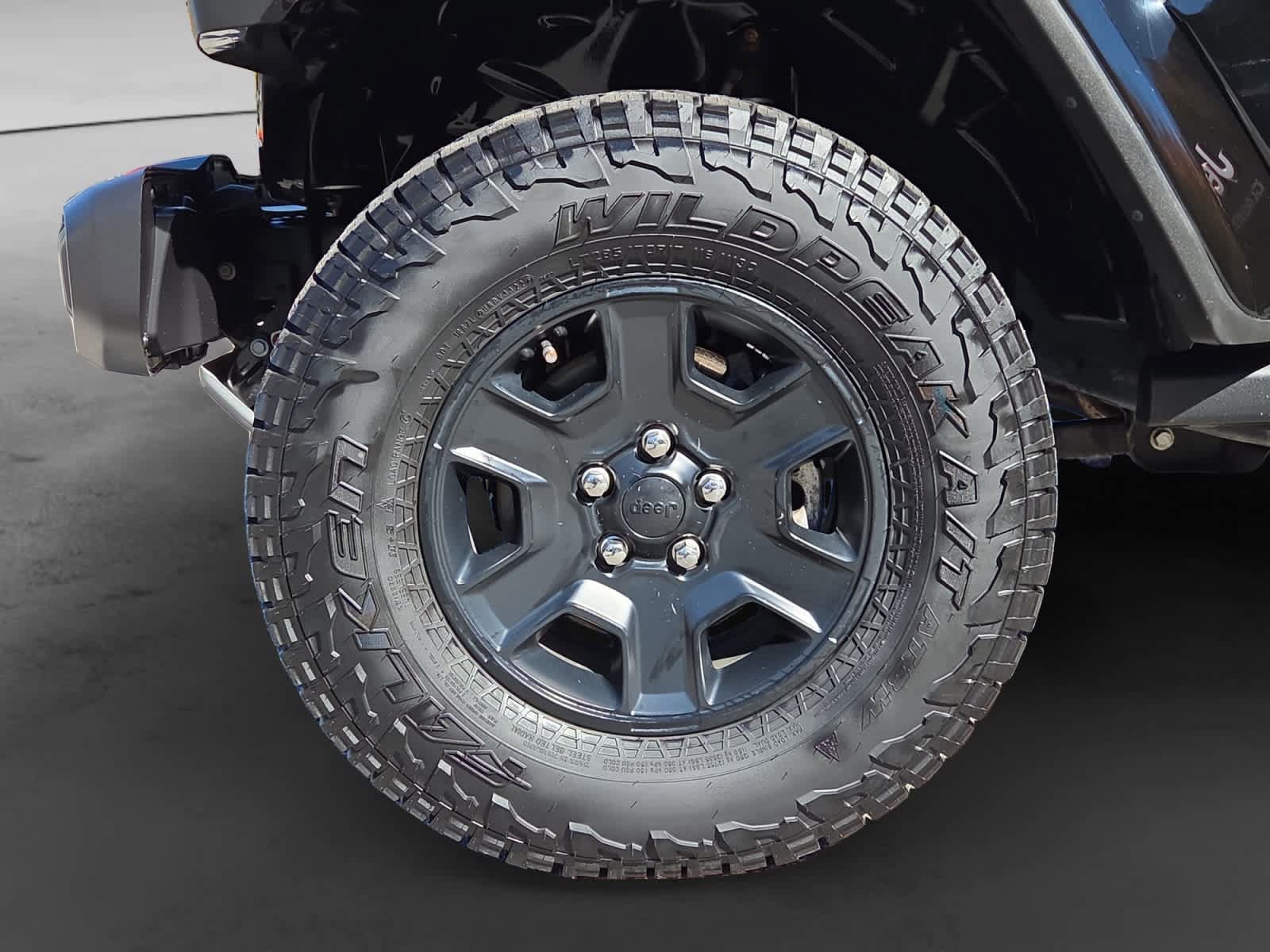 Used 2023 Jeep Gladiator Mojave w/ LED Lighting Group AWD/4WD image 9