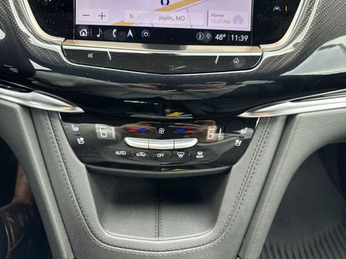Certified 2025 Cadillac XT6 Sport w/ Technology Package AWD/4WD image 19