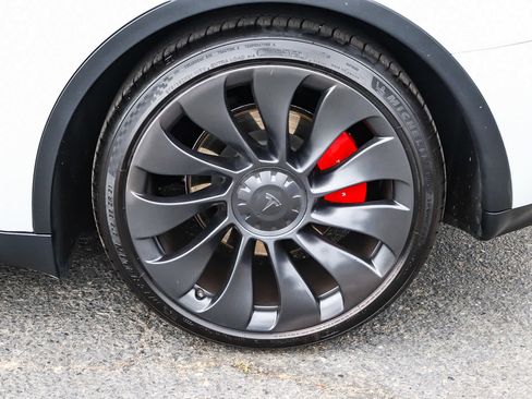 Used 2023 Tesla Model Y Performance AWD/4WD image 13