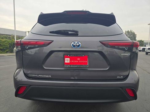 Certified 2024 Toyota Highlander XLE image 16