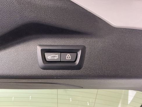 Certified 2023 BMW X7 xDrive40i w/ Premium Package image 32