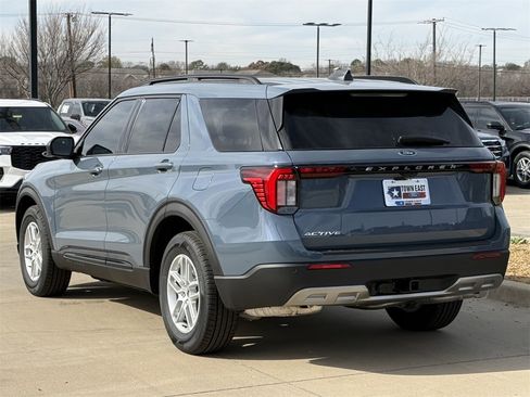 New 2026 Ford Explorer Active w/ Active Comfort Package image 5
