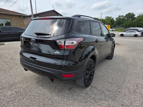 Used 2017 Ford Escape SE w/ Equipment Group 201A FWD image 5