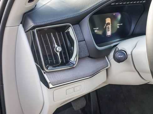 New 2026 Volvo XC90 T8 Ultra w/ Protection Package Premier image 32