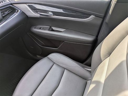 Certified 2022 Cadillac XT5 Premium Luxury w/ Technology Package image 18