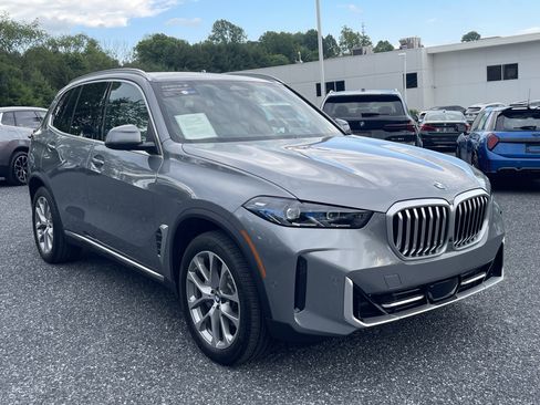 Certified 2025 BMW X5 xDrive40i w/ Climate Comfort Package AWD/4WD image 3