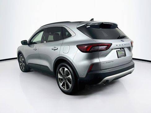 Used 2023 Ford Escape Platinum w/ Premium Technology Package FWD image 5