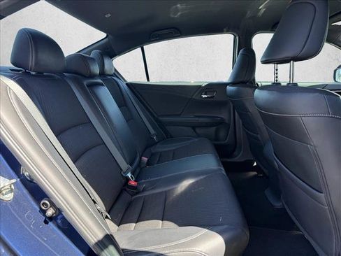 Used 2016 Honda Accord Sport image 7
