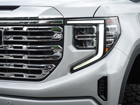 Used 2022 GMC Sierra 1500 Denali w/ Denali Reserve Package AWD/4WD image 6