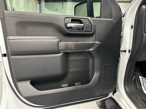 Used 2022 GMC Sierra 2500 AT4 image 8