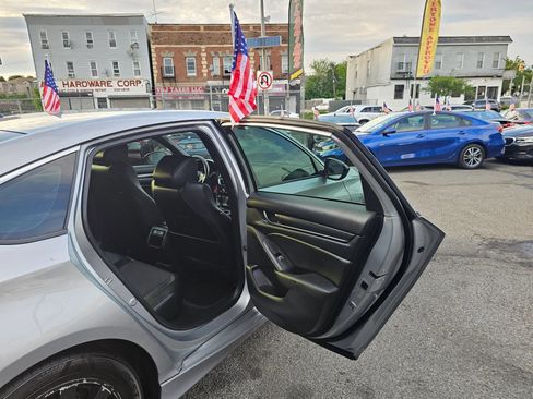 Used 2021 Honda Accord Sport image 12
