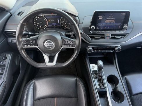 Used 2022 Nissan Altima 2.5 SR image 12