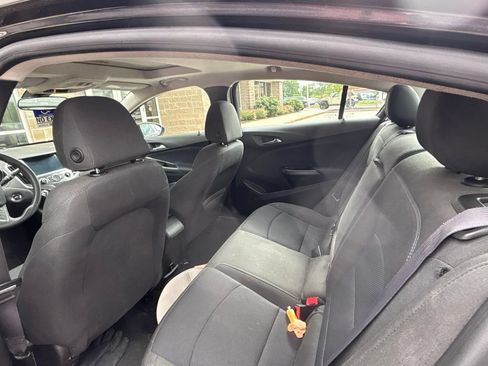 Used 2017 Chevrolet Cruze LT w/ Sun And Sound Package FWD image 3