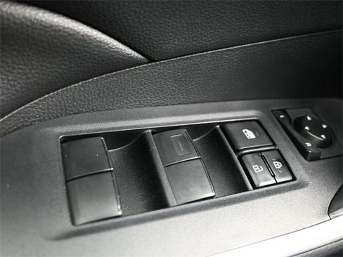 Used 2019 Toyota RAV4 LE image 27