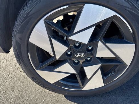 Used 2024 Hyundai Kona Limited FWD image 27