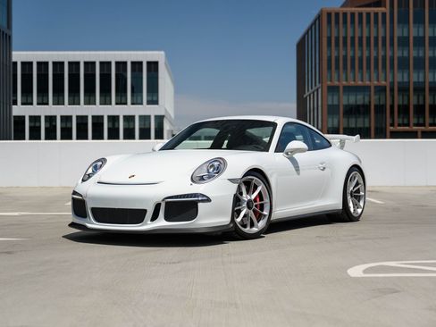 Used 2015 Porsche 911 GT3 RWD image 6