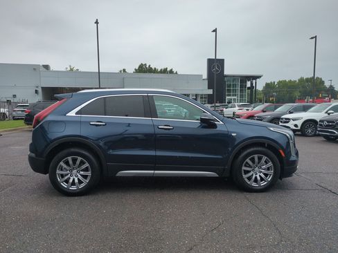 Used 2020 Cadillac XT4 Premium Luxury w/ Enhanced Visibility Package AWD/4WD image 2