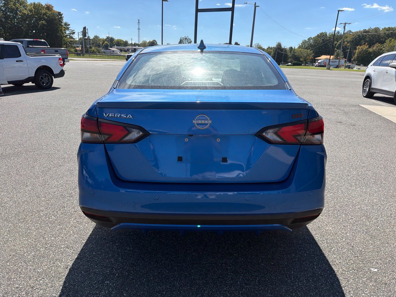 Used 2024 Nissan Versa SR FWD image 8