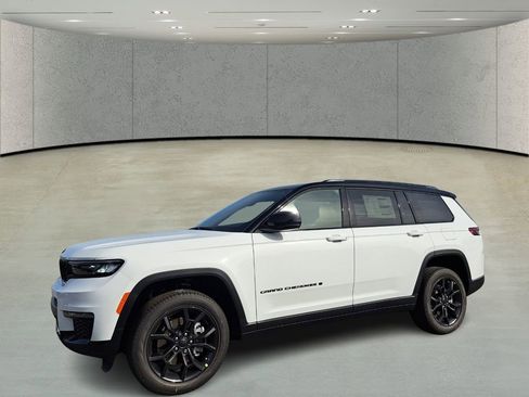 New 2026 Jeep Compass Latitude image 9