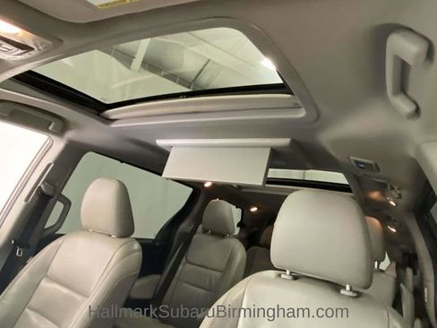 Used 2015 Toyota Sienna L image 16